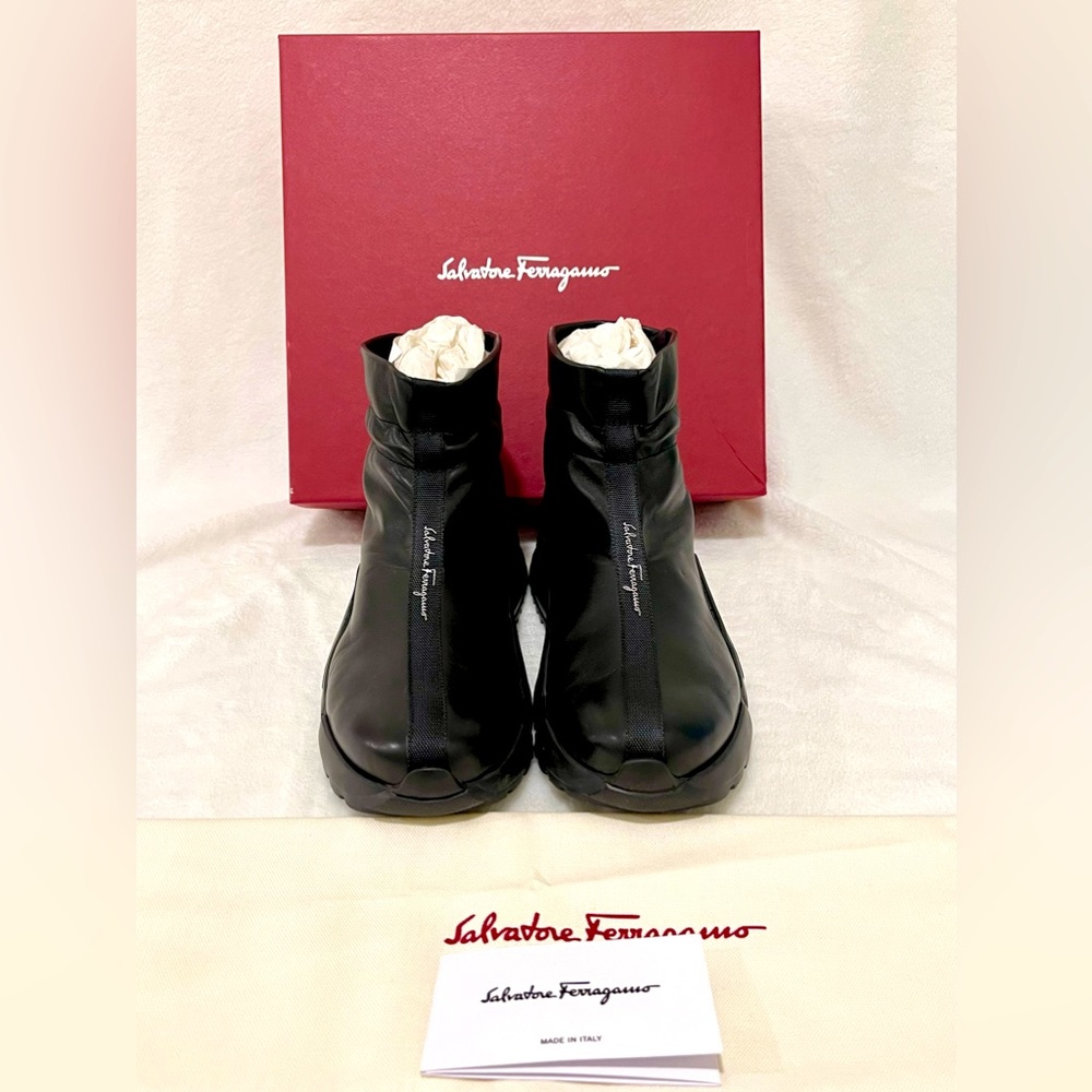 EUC Women’s Salvatore Ferragamo Lambskin Ankle Boot